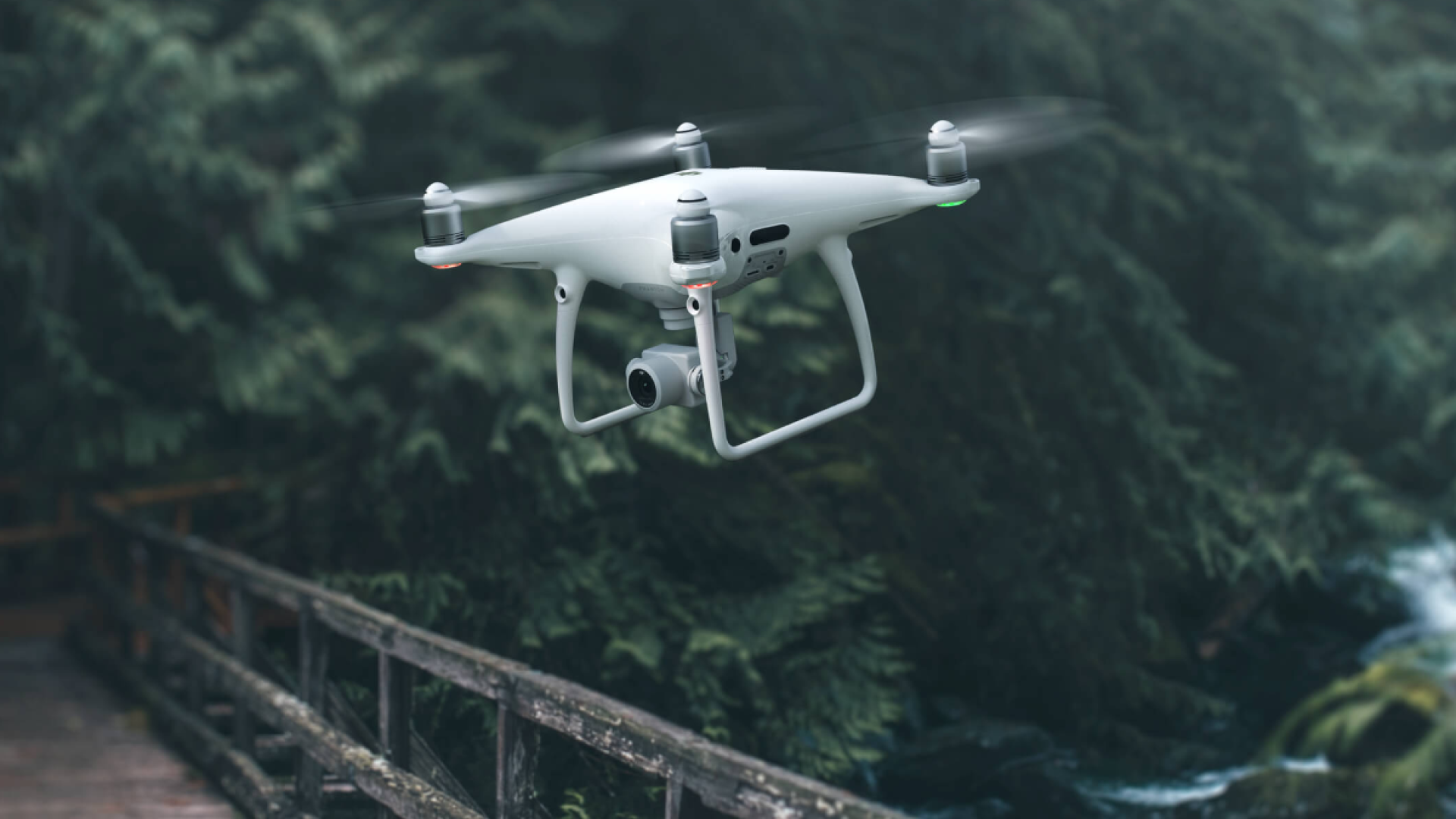 vysel-updatovany-dron-dji-phantom-4-pro-v2.0-blog-dronpro.cz.png
