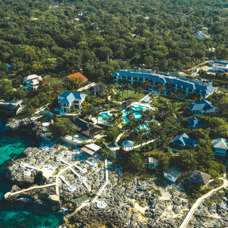 12471-hotel-from-above
