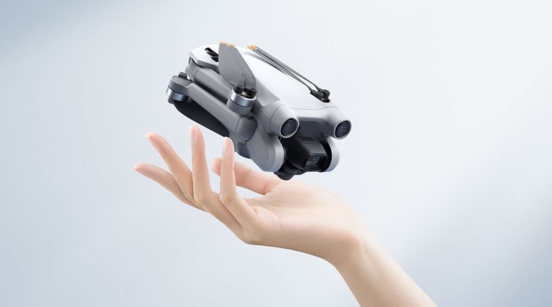 DJI Mini 3 Pro se v pohodě vejde do dlaně