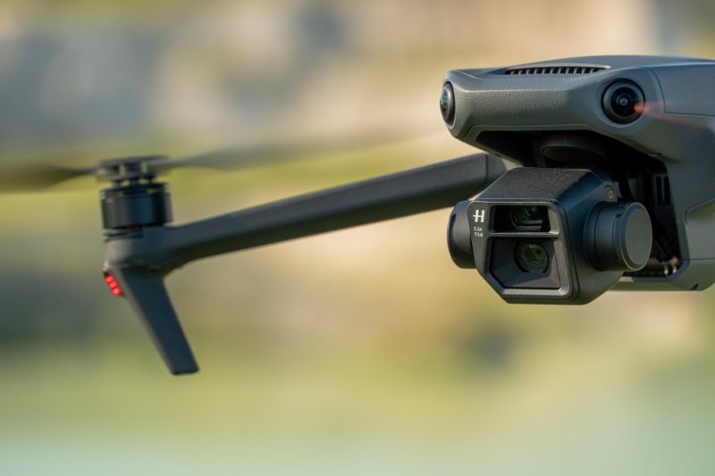 DronPro_blog_DJI Mavic 3 Classic vs. DJI Mavic 3 Pro_foto3
