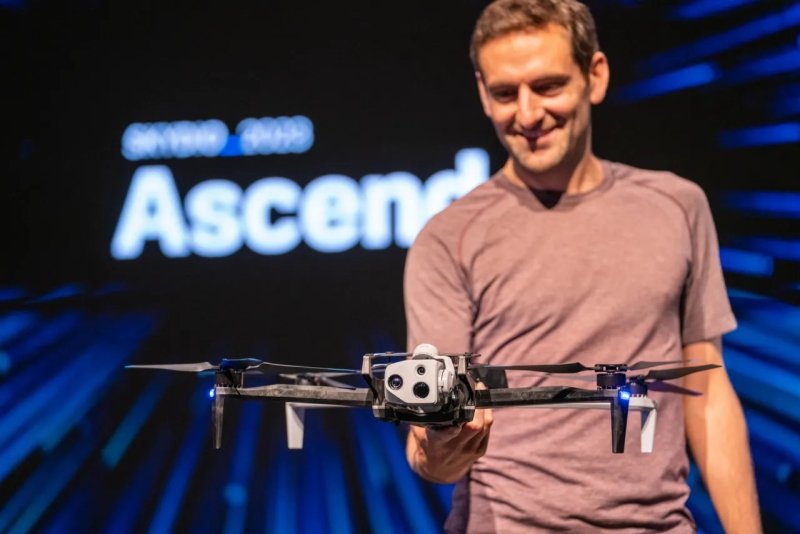 Adam Bry předstabuje Skydio X10