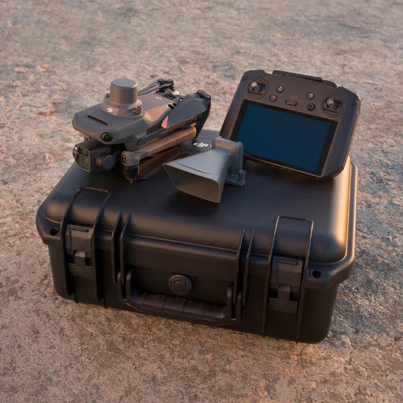 DJI Mavic E Enterprise s kufrem a reproduktorem