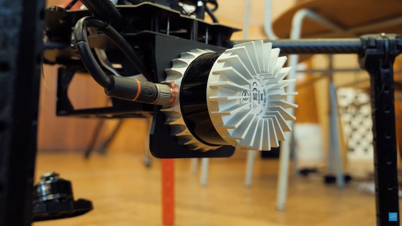 LiDAR na dronu určeném pro hledání odpadků na vodní hladině