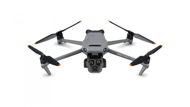 DronPro_blog_DJI Mavic 3 Classic vs. DJI Mavic 3 Pro_produkt mavic 3 classic