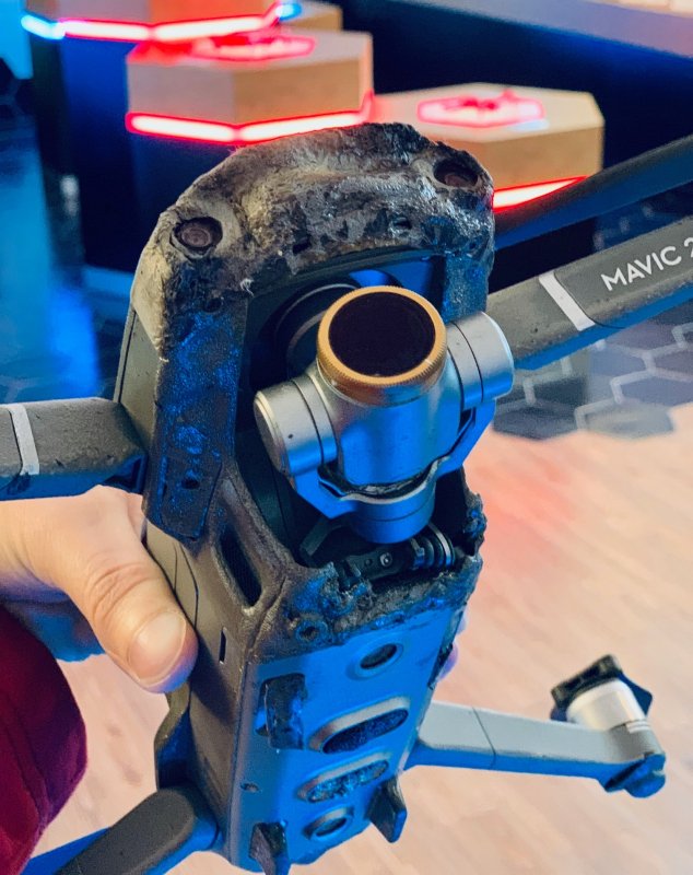 Mavic 2 po střetu s pyrotechnikou
