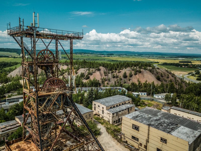 Urbex s dronem nad důlním areálem