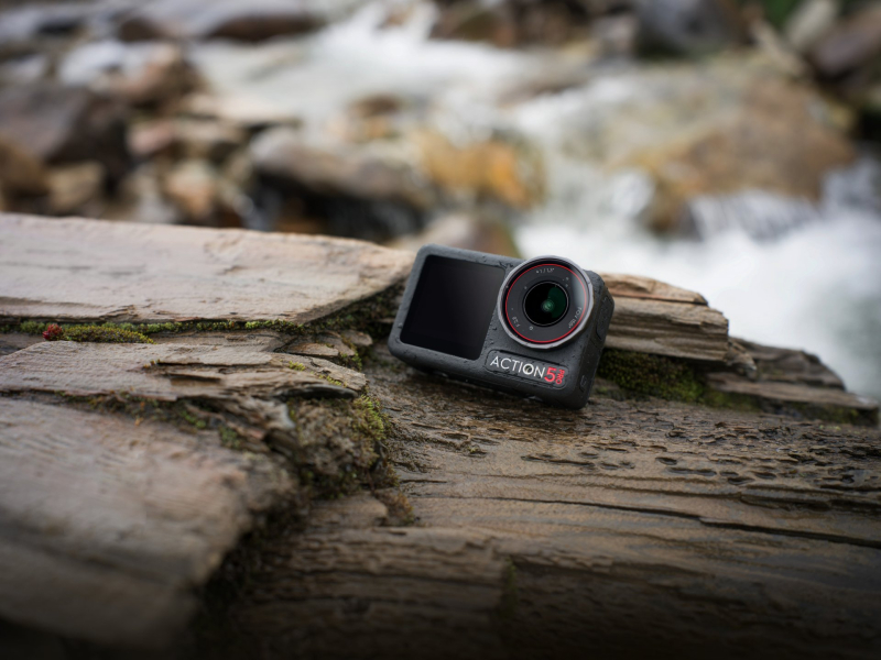 DJI Osmo Action 5 Pro zepředu