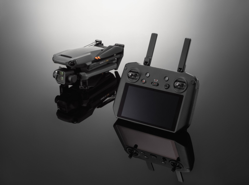 DJI Mavic 3 s profesionálním ovladačem DJI RC Pro