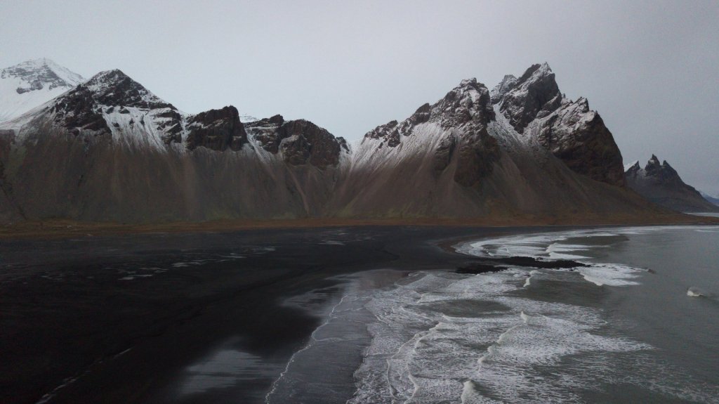 Island z dronu je pro sugestivní obrazy do interiéru jako dělaný