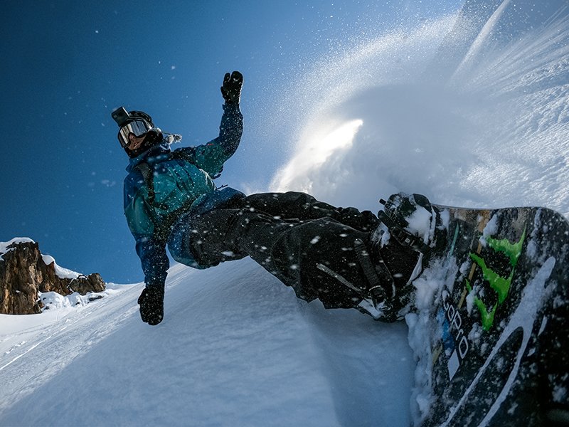 Sportovní kamera přímo na snowboardu