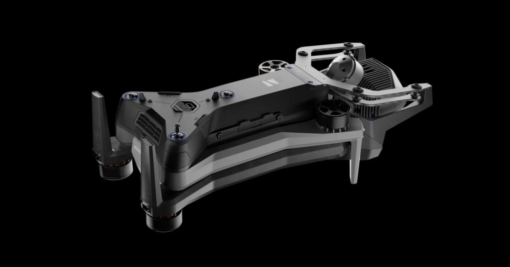 Skydio X10 - složený dron 01