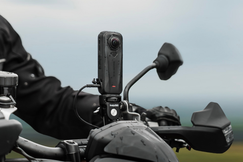 Akční kamera Insta360 X4 Air Starter Bundle - černá dešt'