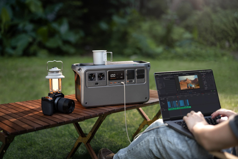 Nabíjecí stanice DJI Power 1000 (EU）při používání