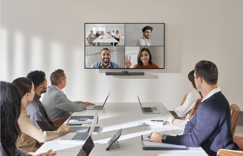 Insta360 Connect Videobar meeting