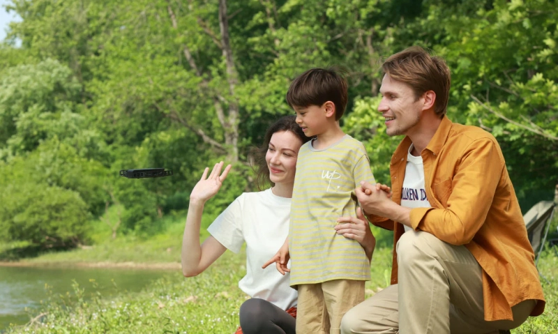 Rodinný dron HOVERAir X1