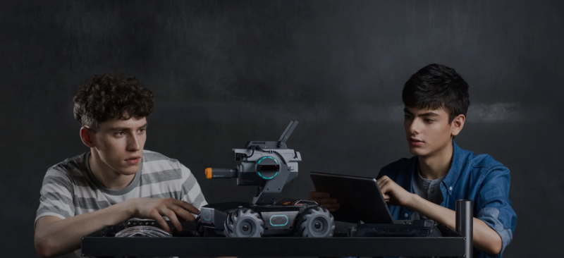 Naučte se o robotice hrou s DJI Robomaster S1