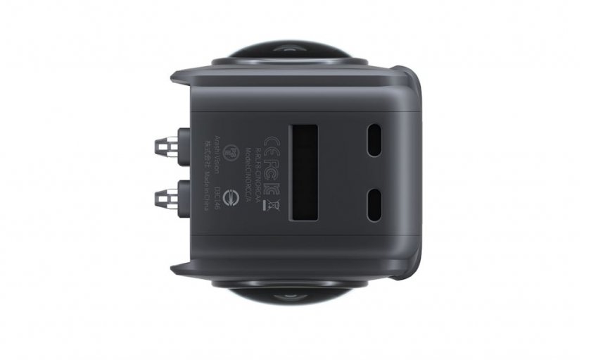Insta360 ONE R - 360° Modul s duálním objektivem ze strany 