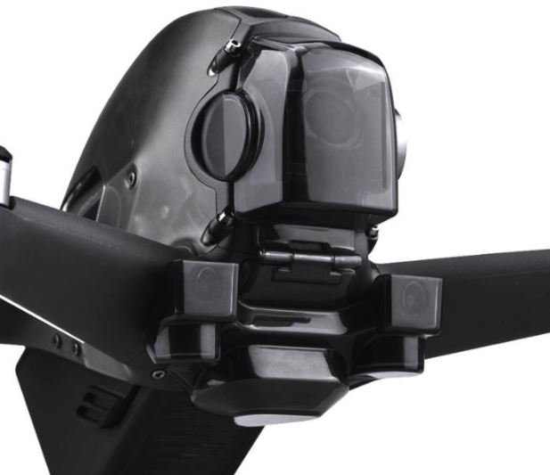 Kryt kamery a senzorů na DJI FPV závodní dron nasazený