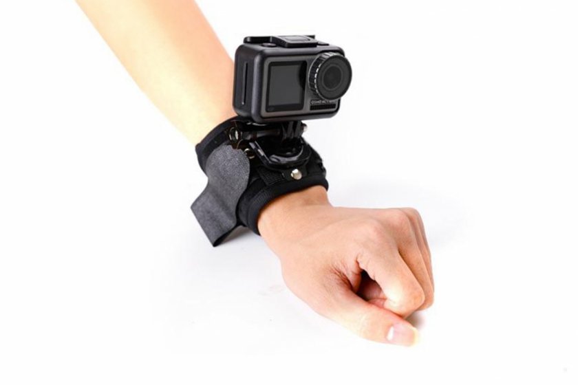Popruh na ruku na akční kameru nasazený