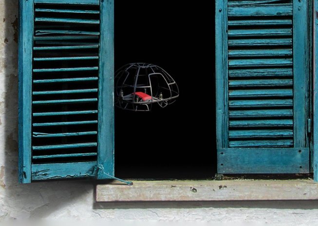 Tello ochranný rám v okně