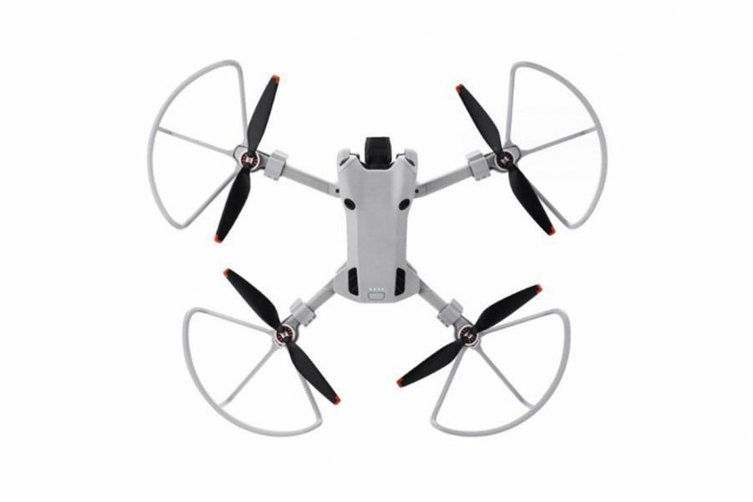 Ochranné oblouky na dron DJI Mini 4 Pro nasazené