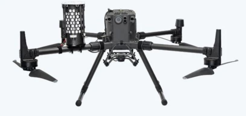 DRS padák na dron DJI Matrice 300 nasazený