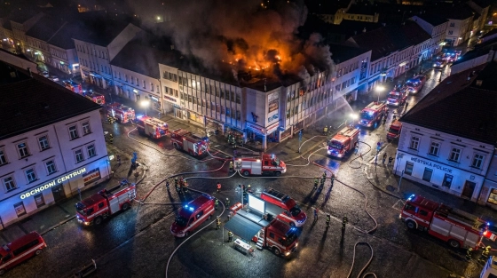 001_wide-aerial-overview-of-a-large