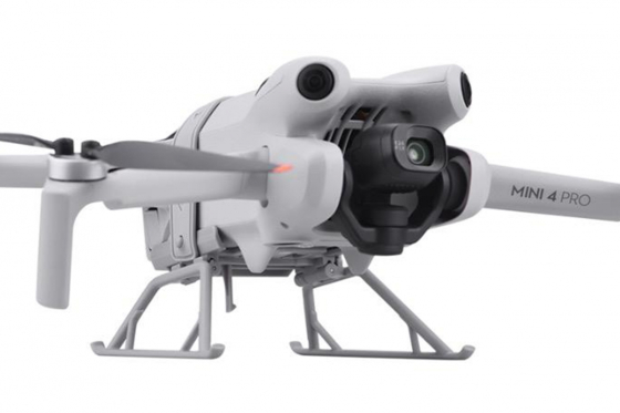 Skládací podvozek na dron DJI Mini 4 Pro nasazený