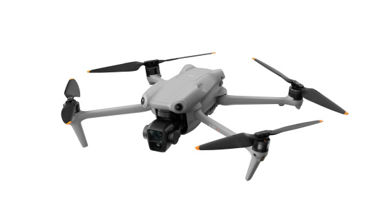 Dron DJI Air 3 během letu