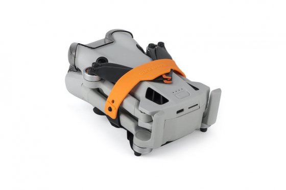Černý držák vrtulí na dron DJI Mini 4 Pro nasazený