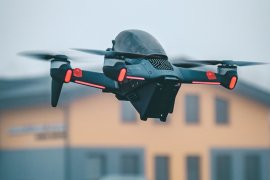Dron DJI FPV si můžete přizpůsobit barvou obrysových světel