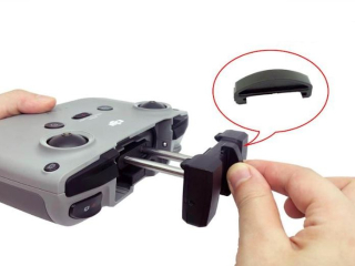 Úchyt k držáku telefonu na dálkovém ovladači