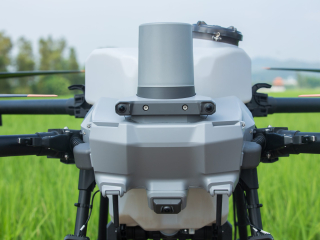 DJI Agaras T25P ze předu detail DRONPRO.jpg