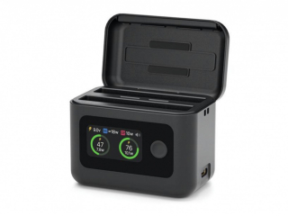 35890-oboustranny-nabijeci-box-pro-akcni-kameru-insta360-x5-ze-strany