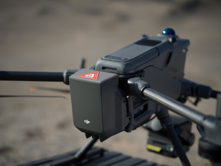 DJI AP100 padák pro DRON DJI Matrice 400 ze strany DRONPRO.jpg