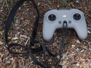 Cynova popruh na dálkový ovladač