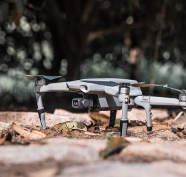 Pgytech zvýšené přistávací nohy na DJI Mavic Air 2 na zemi