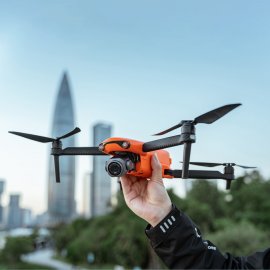 Dron Autel EVO Lite+ v ruce