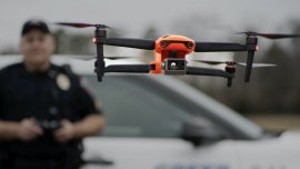 Dron Autel EVO II DUAL 640T s termální kamerou během letu