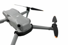 Pojistka baterie dronu DJI Air 3 detail