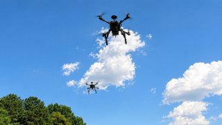 Může akustika nahradit LiDAR na palubě DRONu?
