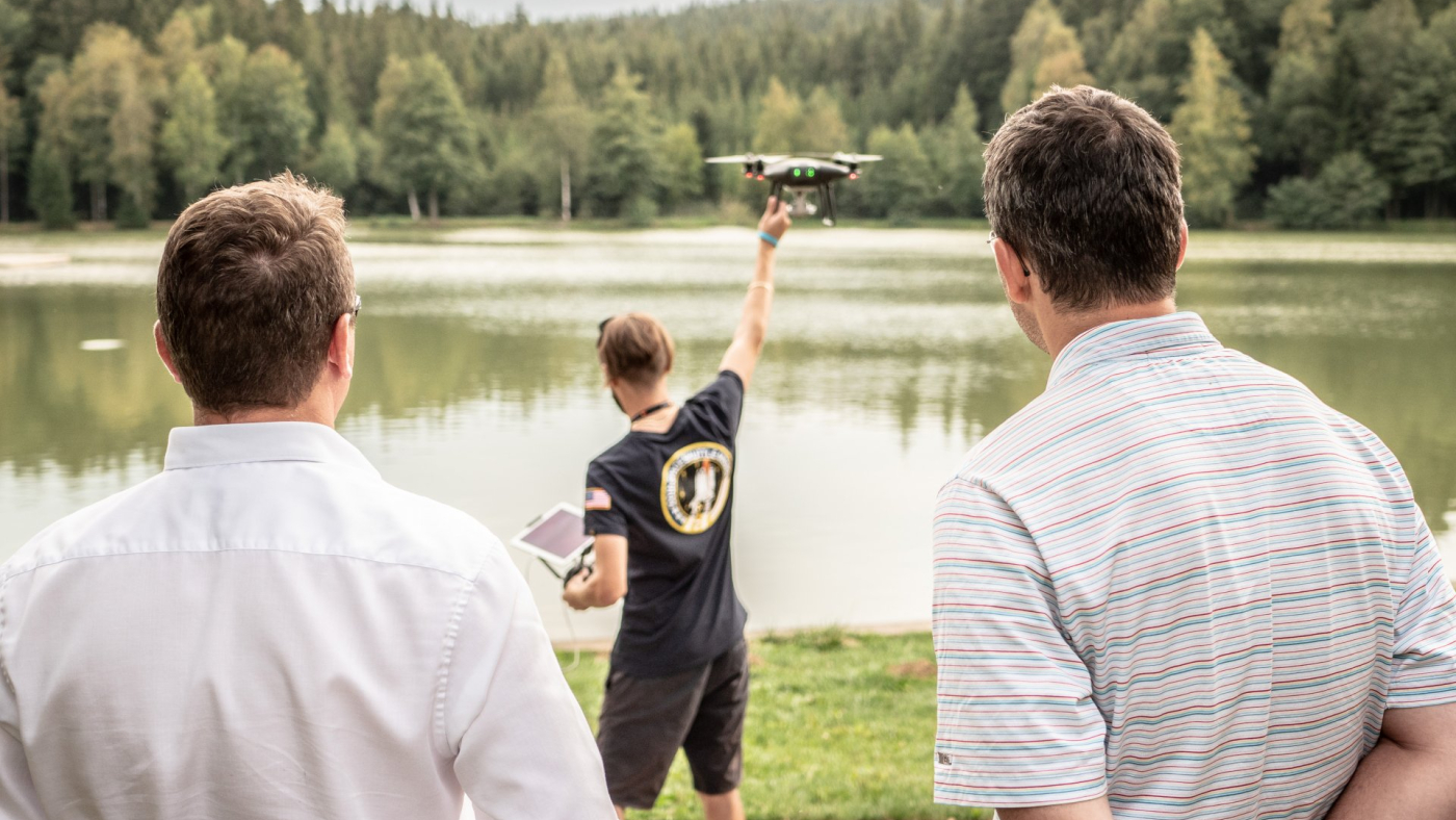 První start – online školení létání s dronem