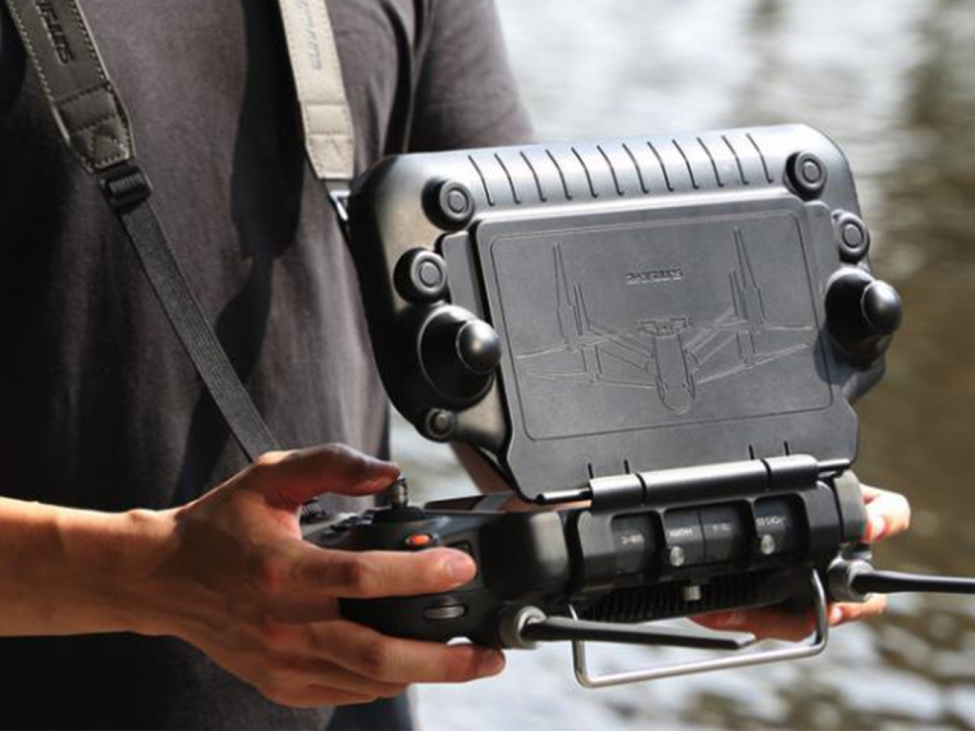 Sluneční clona a kryt dálkového ovladače DJI RC Plus