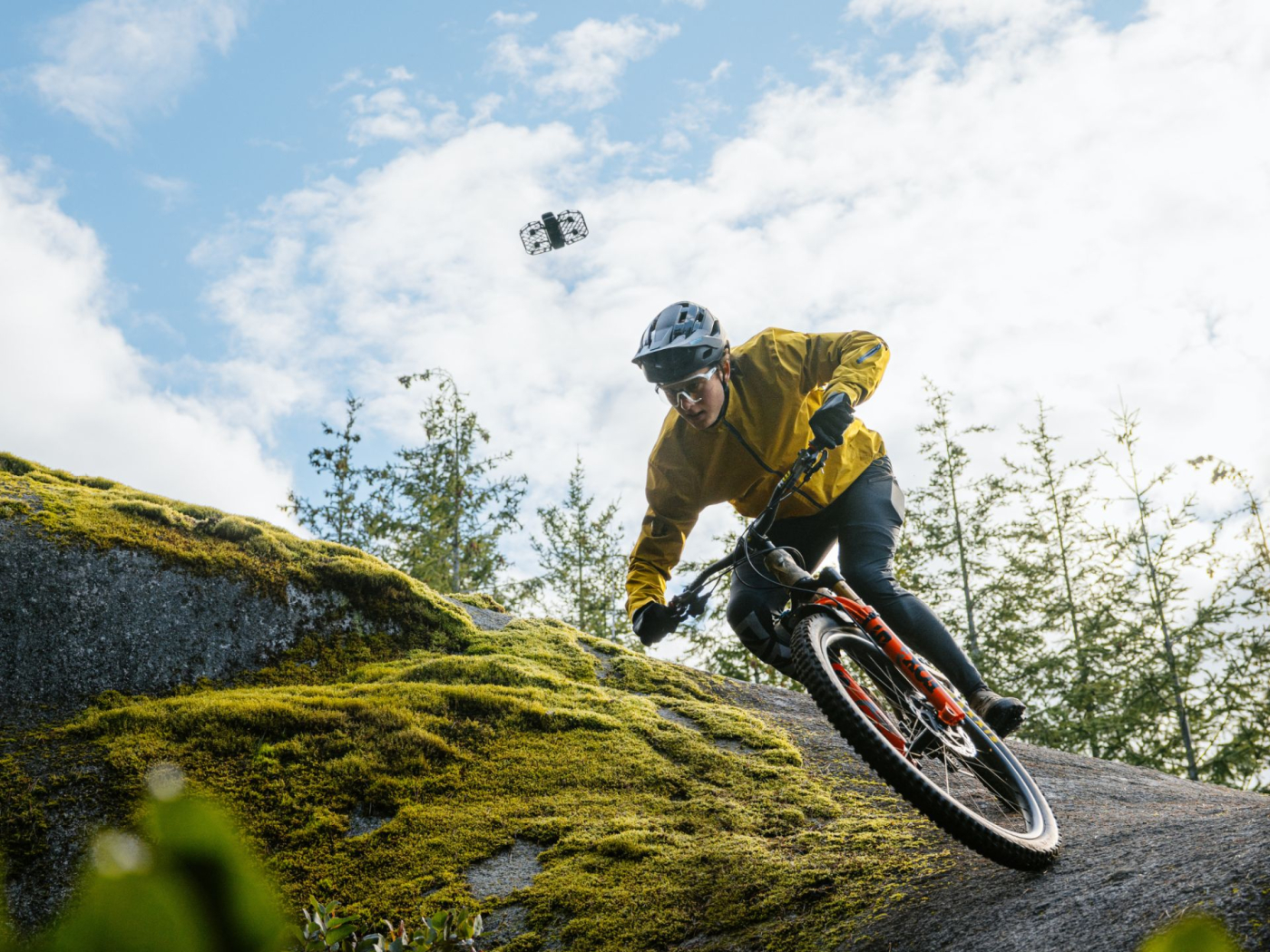 HOVERAir X1 Pro Cycling.jpg
