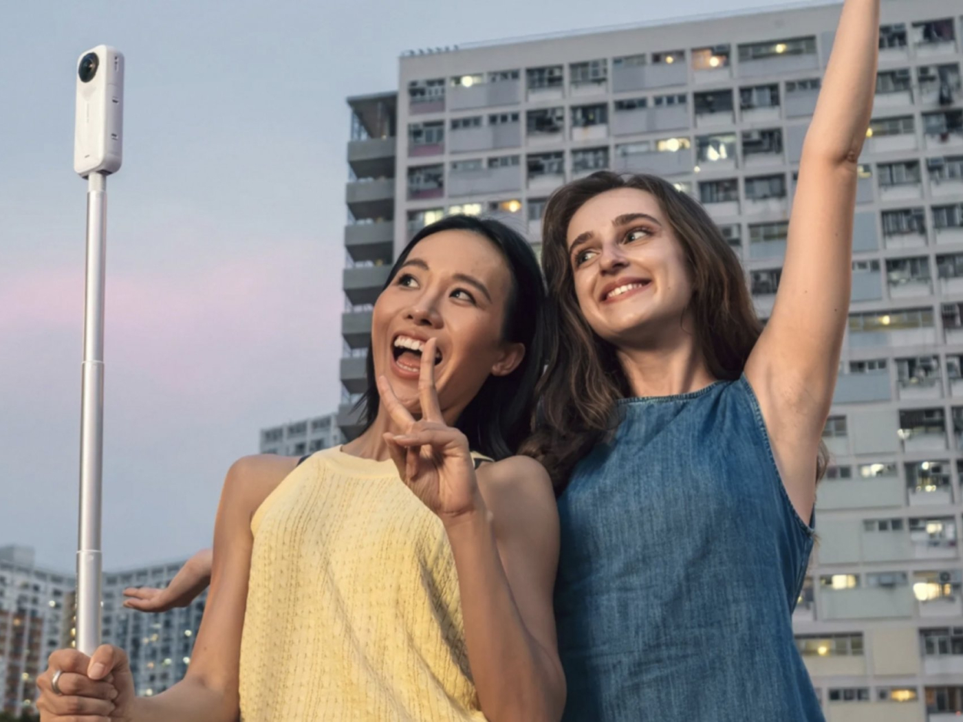 Insta360 selfie tyč 114 cm - bílá