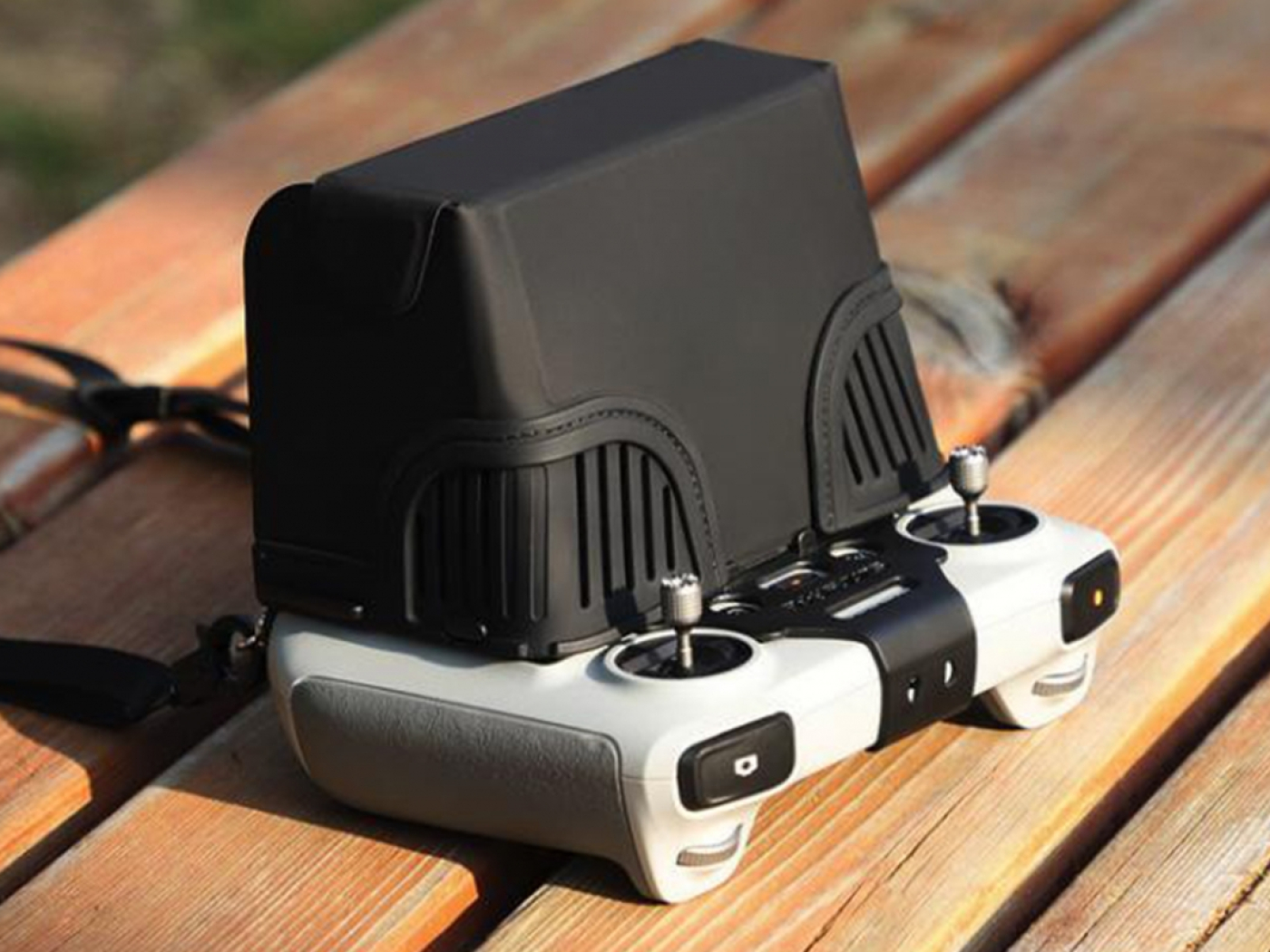 Sluneční clona na dálkový ovladač DJI RC