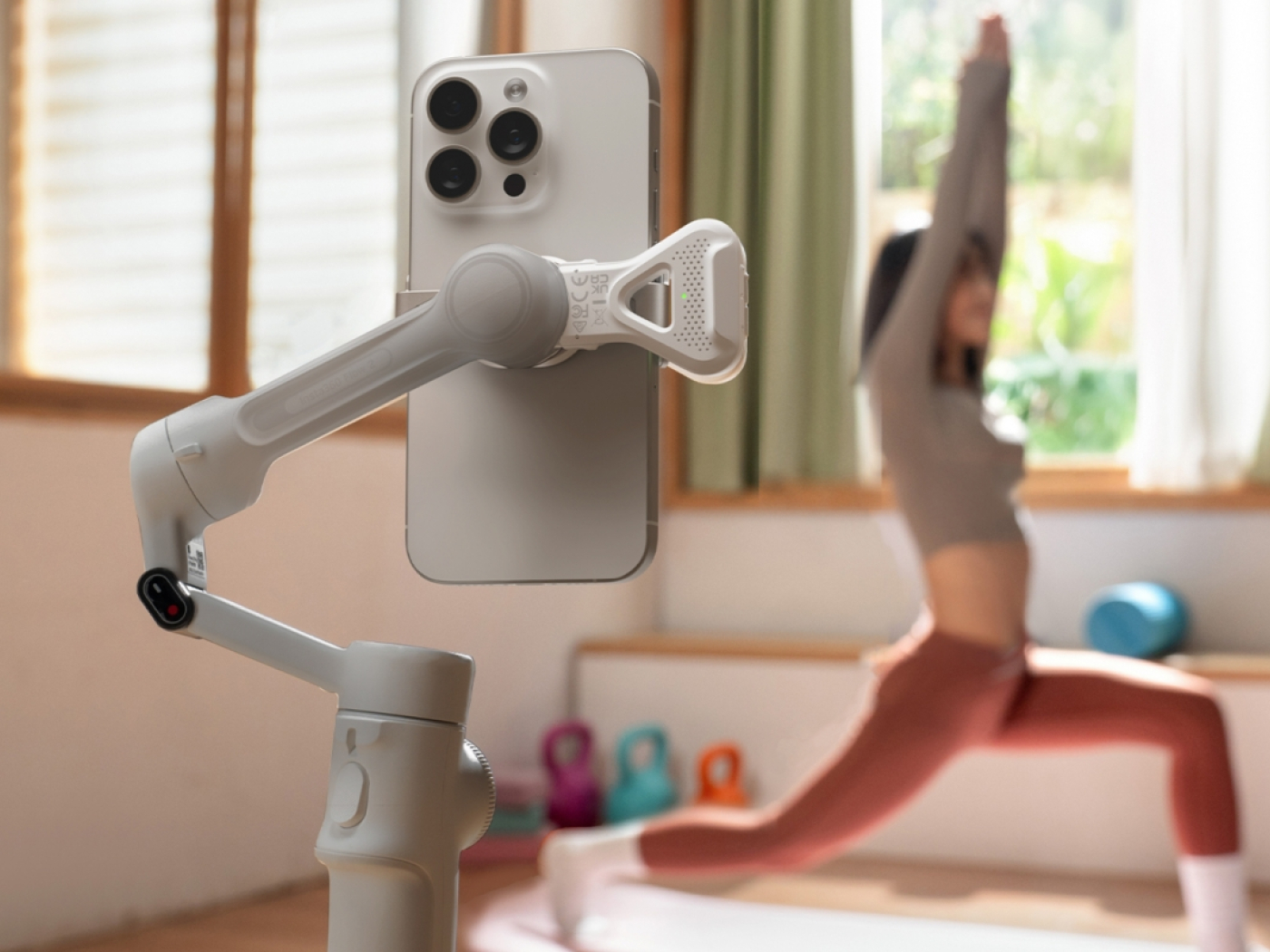Stabilizátor na telefon Insta360 Flow 2 AI Tracker Bundle - šedý