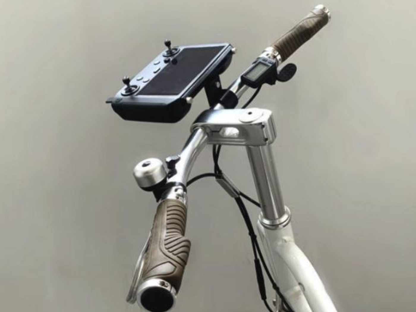 Držák na kolo pro dálkový ovladač DJI RC Pro