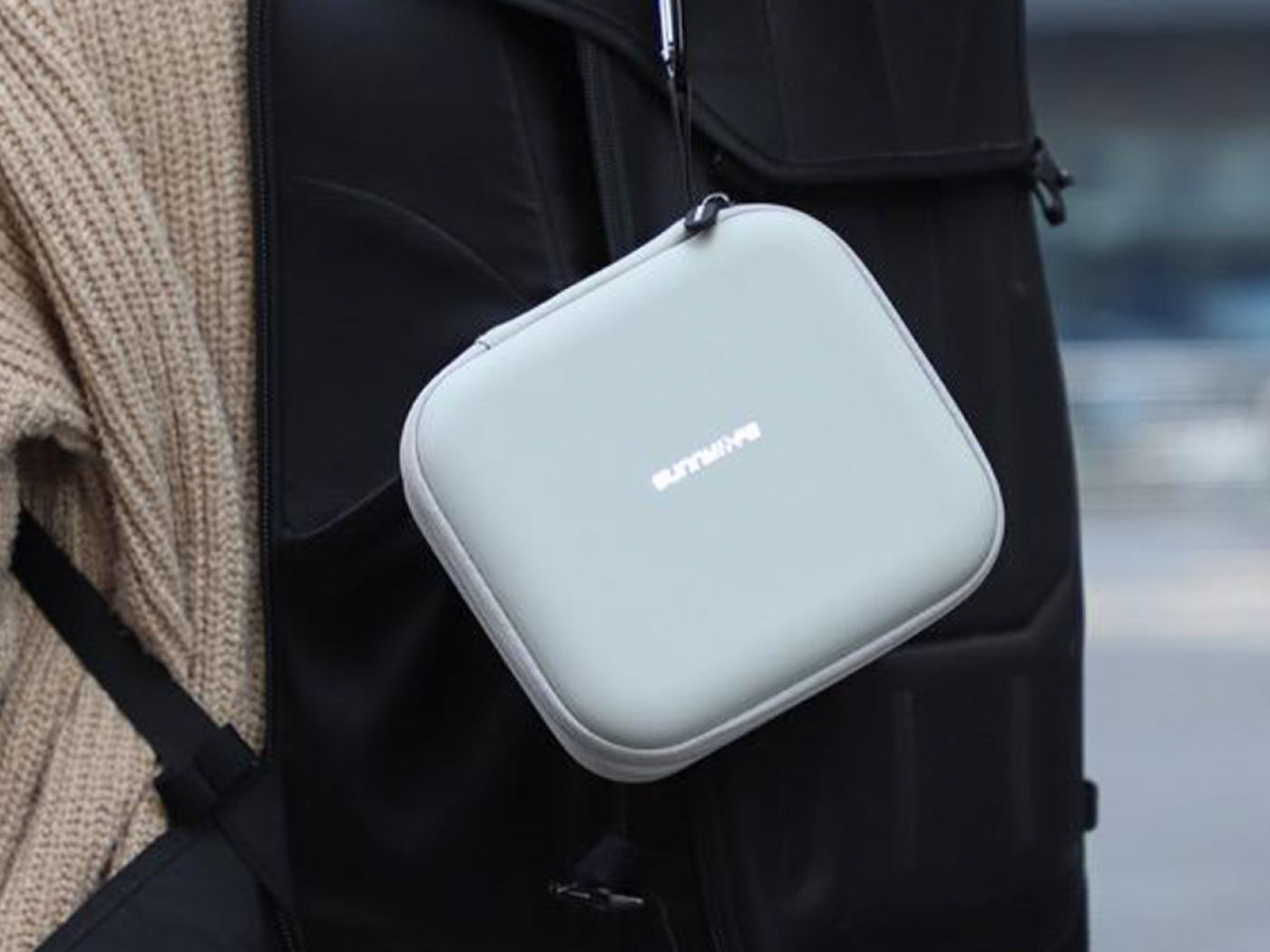 Šedé pouzdro na samotný dron DJI Flip