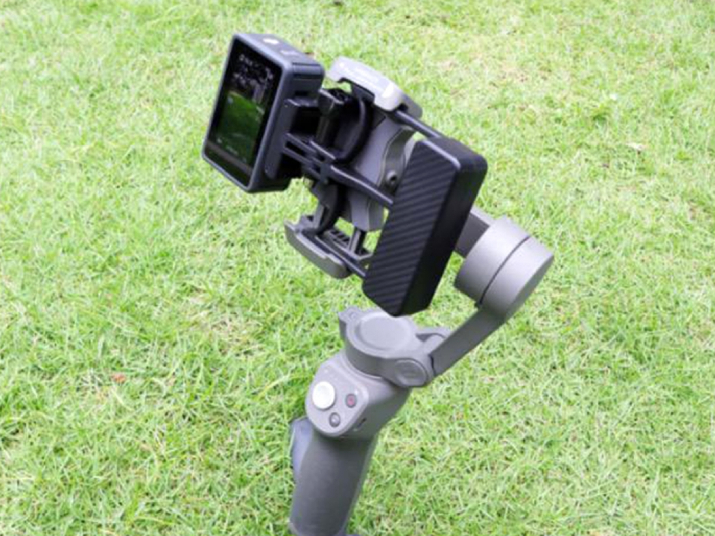 Adaptér pro připojení akční kamery DJI Osmo Action 4 na stabilizátor DJI Osmo Mobile 6